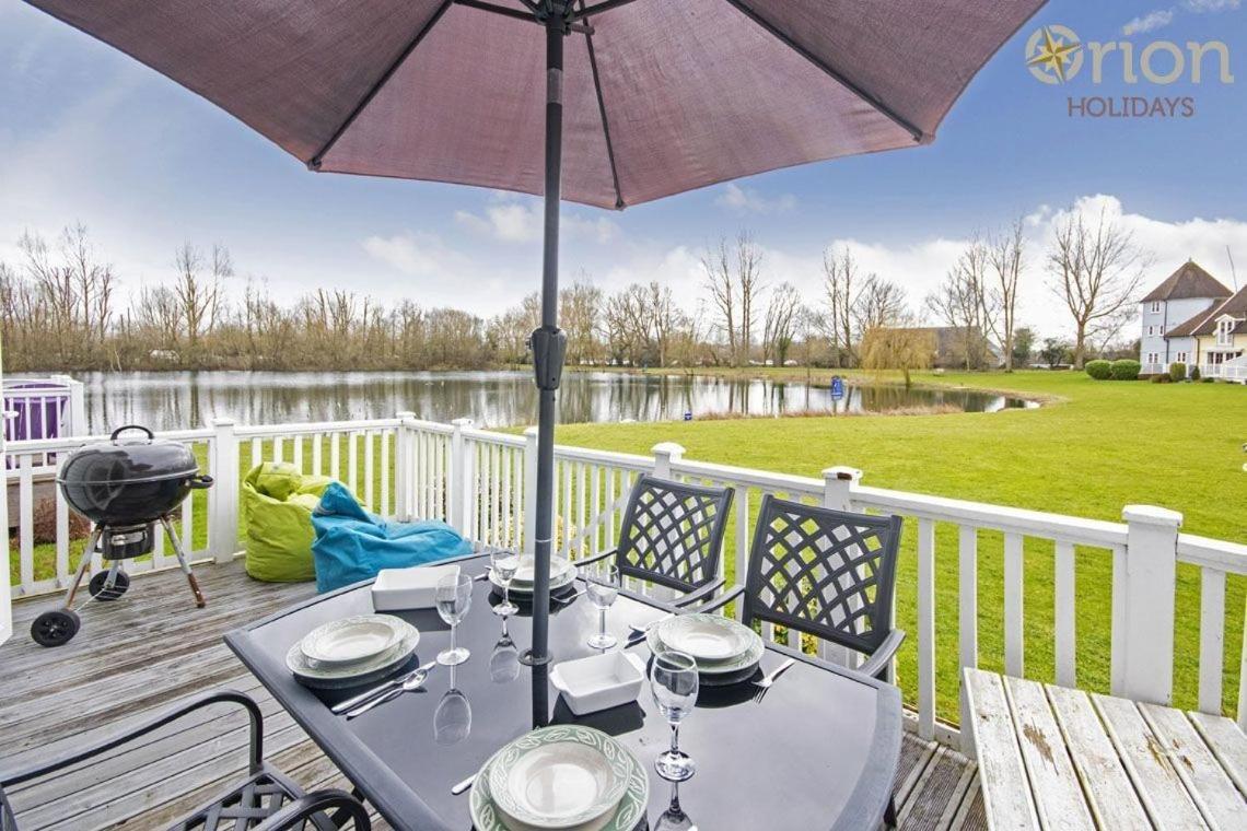Isis Lakes 84 - Tortola Lodge South Cerney Eksteriør bilde